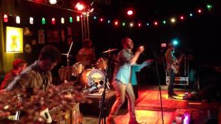 Red Wanting Blue LIVE - Love Remains - Vanishing Point w Lyrics