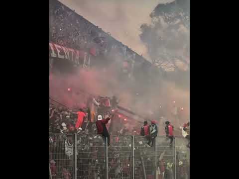 "Banderazo de Newell’s Old Boys" Barra: La Hinchada Más Popular &bull; Club: Newell's Old Boys