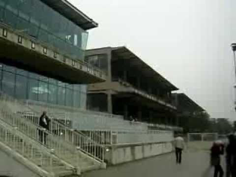 Trabrennbahn Krieau im Wiener Prater - Rundblick aus der Krieau am Renntag