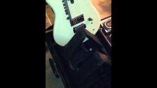 Video thumbnail for Gator GW-GIG BOX JR PWR Pedal Board Case - Includes 1 G-BUS-8 power supply by Billy Hell