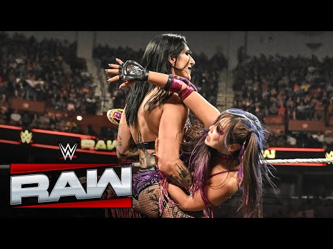 Rhea Ripley Looks Back On Zoey Stark’s Injury On WWE Raw, Having To Pivot To Singles Match With Kairi Sane