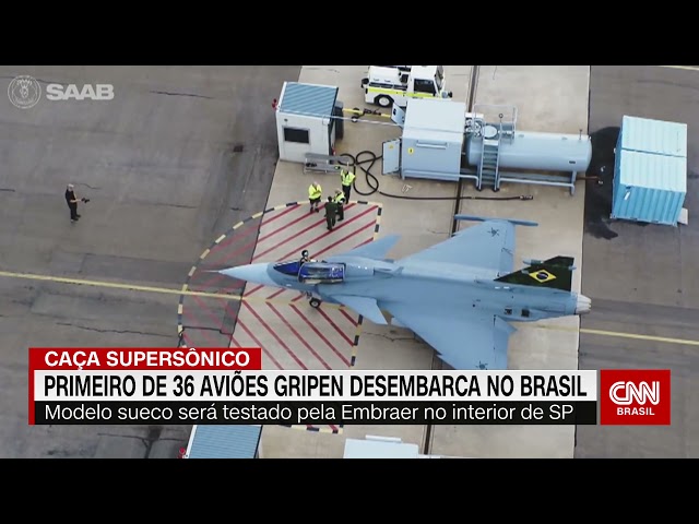 Primeiro caça sueco Gripen chega ao Brasil
