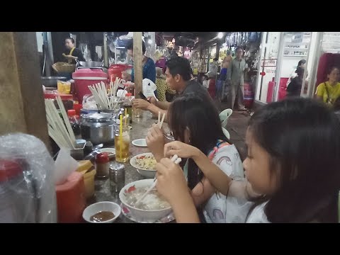 Cambodian Street Food- Various Breakfast Inside Toultompoung Market - Banh Sung And Noodle Soup View