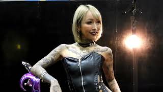 セクシー女優のお姉さん① ヨコハマホットロッドカスタムショー2022