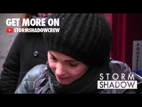 Stars françaises défilent pour l’enregistrement de l’émission « Hier Encore » à l’Olympia