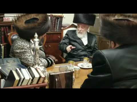 Liska Rebbe Discusses כ׳ סיון as Yom Tefilah with Yoka Rov ZT'L & Bobov-45 Rebbe