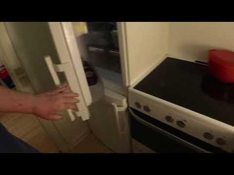 MongoTV_6493 - Hentet Pakke Og Blander Saftevand og Vand Til Weekend