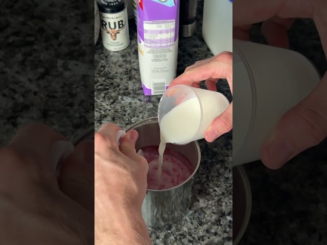 Video Teaser für Trisa La Cremeria Plus Test von Julian: Glace, Sorbet & Joghurt selbst gemacht