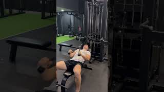 EXTENSIONES DE CODO TUMBADO EN BANCO INCLINADO