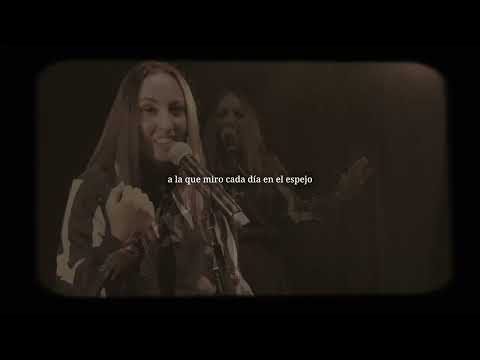 María Carrasco - A la que miro en el espejo (Lyric video)