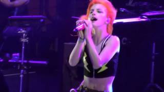 Paramore - Hallelujah (extended Leonard Cohen cover intro) - Parahoy 2