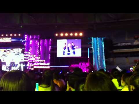 110813 Incheon 인천 Korea Wave Concert- SNSD- Hoot