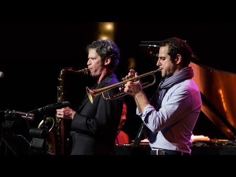 Anton Schwartz - "Swamp Thang" (live at Jazz Alley)