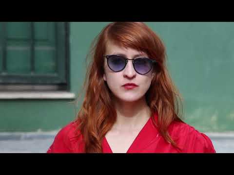 Fee Reega -  Niebla (Videoclip Oficial)