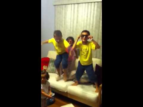 Perea house party- kids dancing