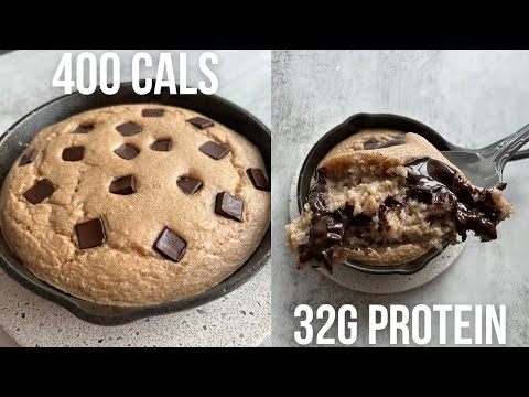 High Protein, Low Calorie Chocolate Chunk Cookie Baked Oats | Easy, One Bowl Recipe