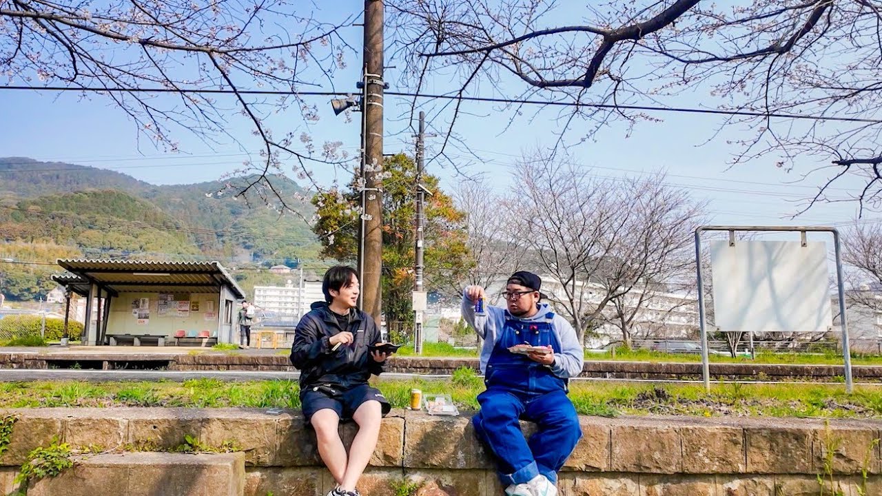 【鉄道×桜×弁当】花より○○？吉井駅の桜を見ながら『まつばやコラボ弁当』を堪能！新商品も！ // まつばや（佐世保市 吉井町）