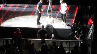 One Direction Teenage Kicks and Liam attacks security guard 6/25/13