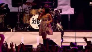 Lily Allen -  Womanizer ( Live Radio 1 Big Weekend, 10th May 09)