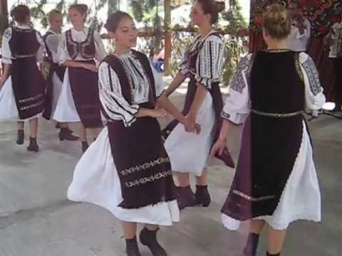 10 -  Festivalul Cununa Spicului de Grau - Ansamblul folcloric Plaiuri Ardelene - Crihalma fetelor