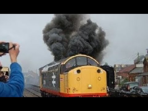Crazy COLD STARTING UP DIESEL LOCOMOTIVE Engines and Smoke 3