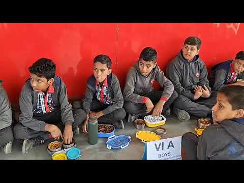 पीएम श्री केंद्रीय विद्यालय पंजाब लाइन्स में सामुदायिक भोज