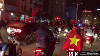 preview picture of video 'Việt Nam vô địch AFF Cup 2018 Bão Móng Cái Nightlife'