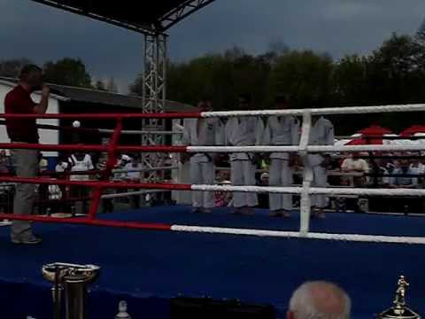 Pokaz judo zawodników STS Gryf-3 Słupsk podczas majówki 2012 w słupskim PKiW - grupa starsza 2