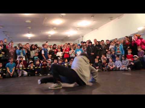 Mickey vs. Asik - 'Новогодний Freestyle 2013'\Exhibition battle