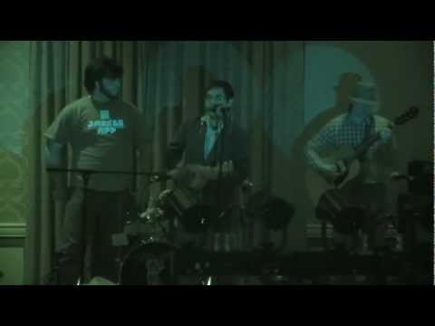 Derpy Grooves - Don't Let Me Fall feat. Tarby /  Live @ Bronycon (NOW WITH SOUND)