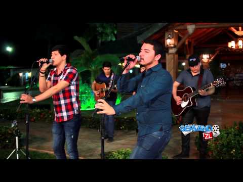 Los Nuevos Ilegales Ft. Los Del Arroyo - Soy Sereno, Soy Tranquilo (En Vivo 2015)