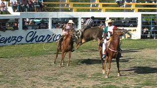 preview picture of video 'Jaripeo de Los Aztecas Tamaulipas 16 de septiembre 2012 (Monta 3/12)'