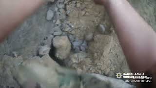 В Одесской области мужчину придавило бетонной плитой в заброшенном здании (видео)