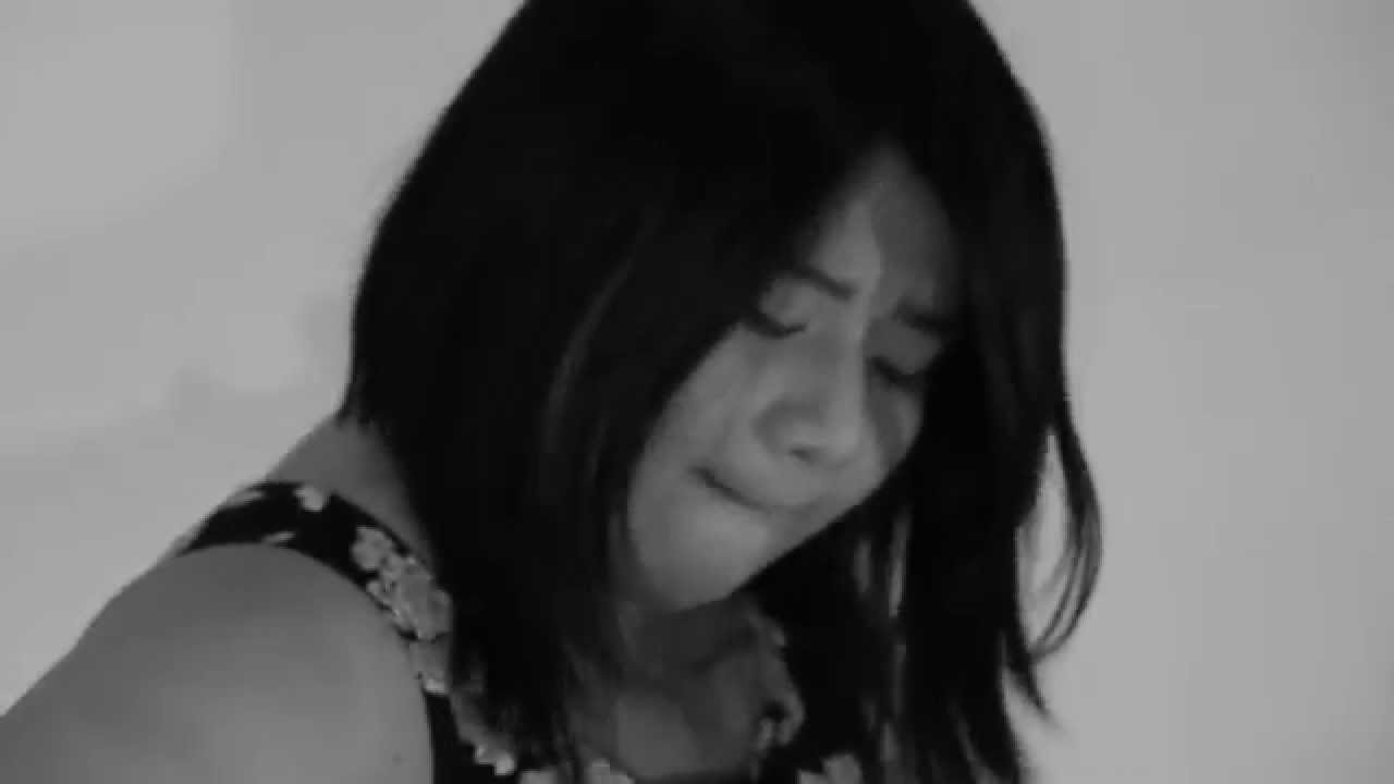 Verses #4   Ariane Deborah performs Waiting For You