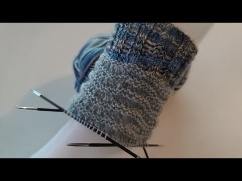 Wellenmuster in Runden stricken für Socken (Sockenmuster #8)