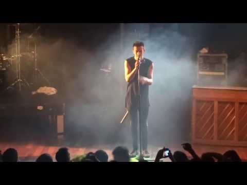 twenty one pilots: Fake You Out (Live in Toronto) (legendado)