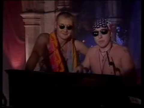 GamesMaster S04-E14 - Christmas 'Stars' Special