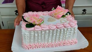 BOLO RETANGULAR PARA 40 PESSOAS / DECORAÇÃO DELICADA COM O BICO 113 E BICO 1 M @PARISCAKEDESIGNER