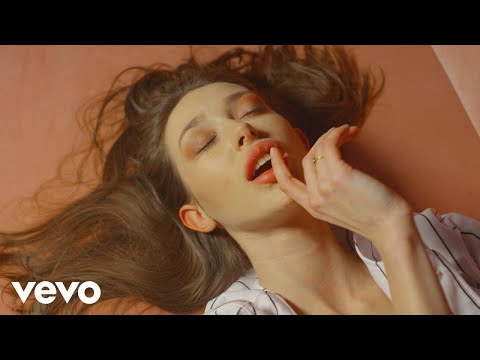 Sitek - Mango (prod. SoSpecial) [Official Video]