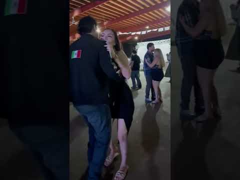 Boda de plata 25 años de Armando y Christabel Maldonado en Belle Glade, Florida arriba Ceibas altas,