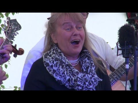 LEA KANGUR & ROBIROHI (2018) - Hing igatseb koju