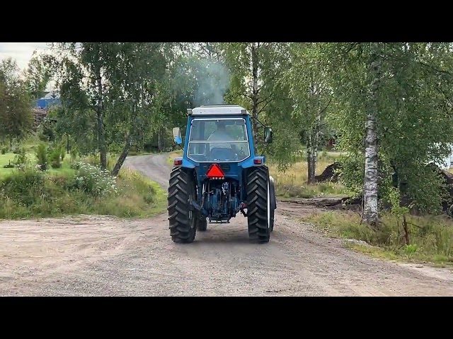 1144753 Traktor Ford FM6710 4 WD -1981