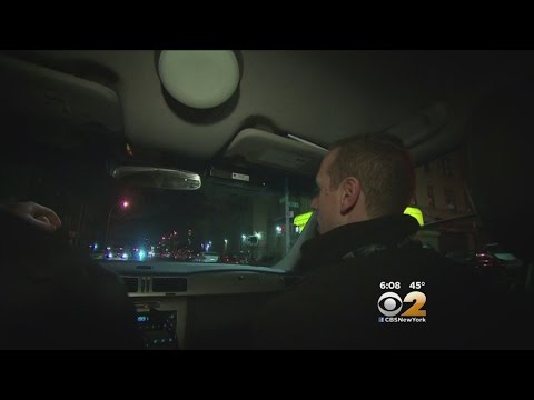 インサイドルック。NYPDの反犯罪ユニット (Inside Look: NYPD Anti-Crime Unit)