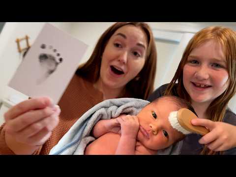 Enzo's FiRST BATH and BABY SPA!! Teaching Adley & Navey our Daughters how to take care of new Babies