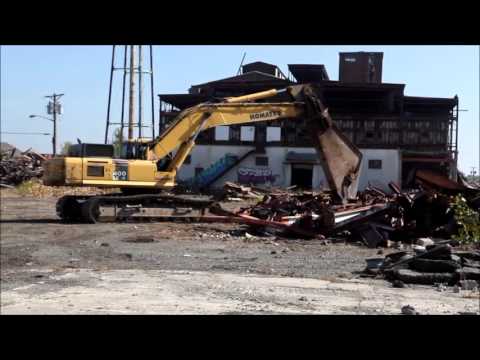 Crawler Dozer  Excavator With Jaws That Cut Steel......For Kids
