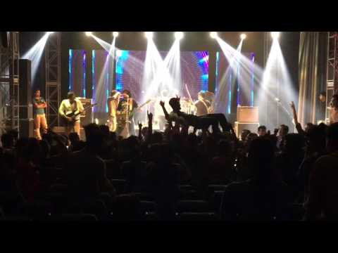 B SHOW Live Woh Lamhe - Har Kisiko - Humma Humma Medley