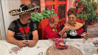 Aquí platicas con Ma nena ay niña linda 😅😅😅