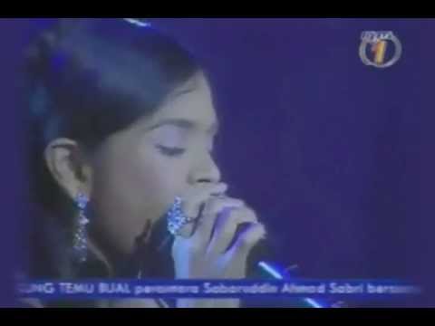 20070403 Jaclyn Victor - Smoke Gets In Your Eyes (The Platters) @Down Memory Lane