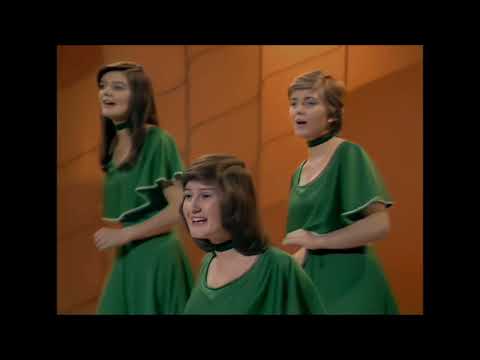 The Nolans ( The Nolan Sisters Debut TV Show ) - Now I'm Stuck On You / 놀란스 -  지금 나는 당신에게 있어요