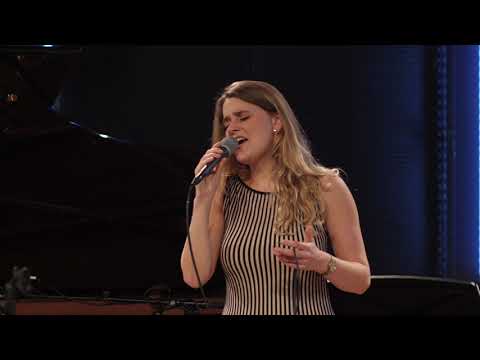 Retrato em Branco e Preto - Sarah van den Bergh (Jobim)